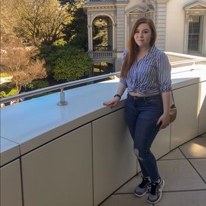 Meet your Posher, Desiree